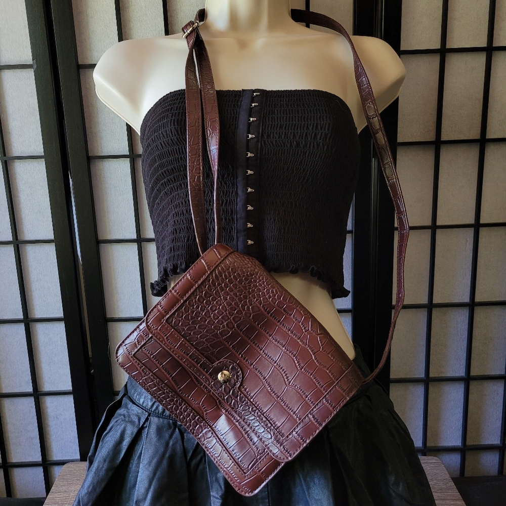 2/$8 • NWOT Wild Fable Dark Brown Snakeskin Purse